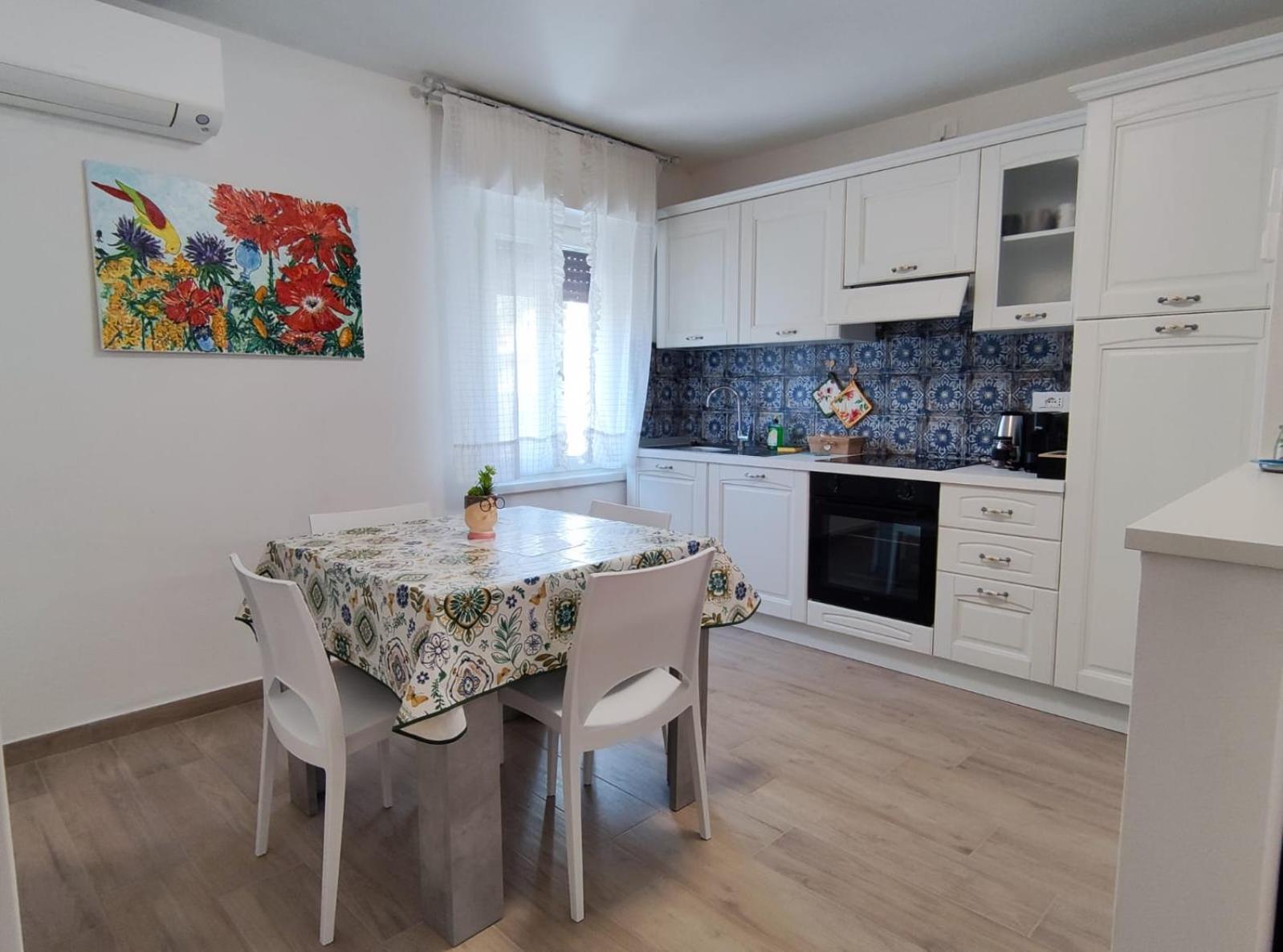 Sweet Apartment - Centre Песк'єра-дель-Гарда Екстер'єр фото
